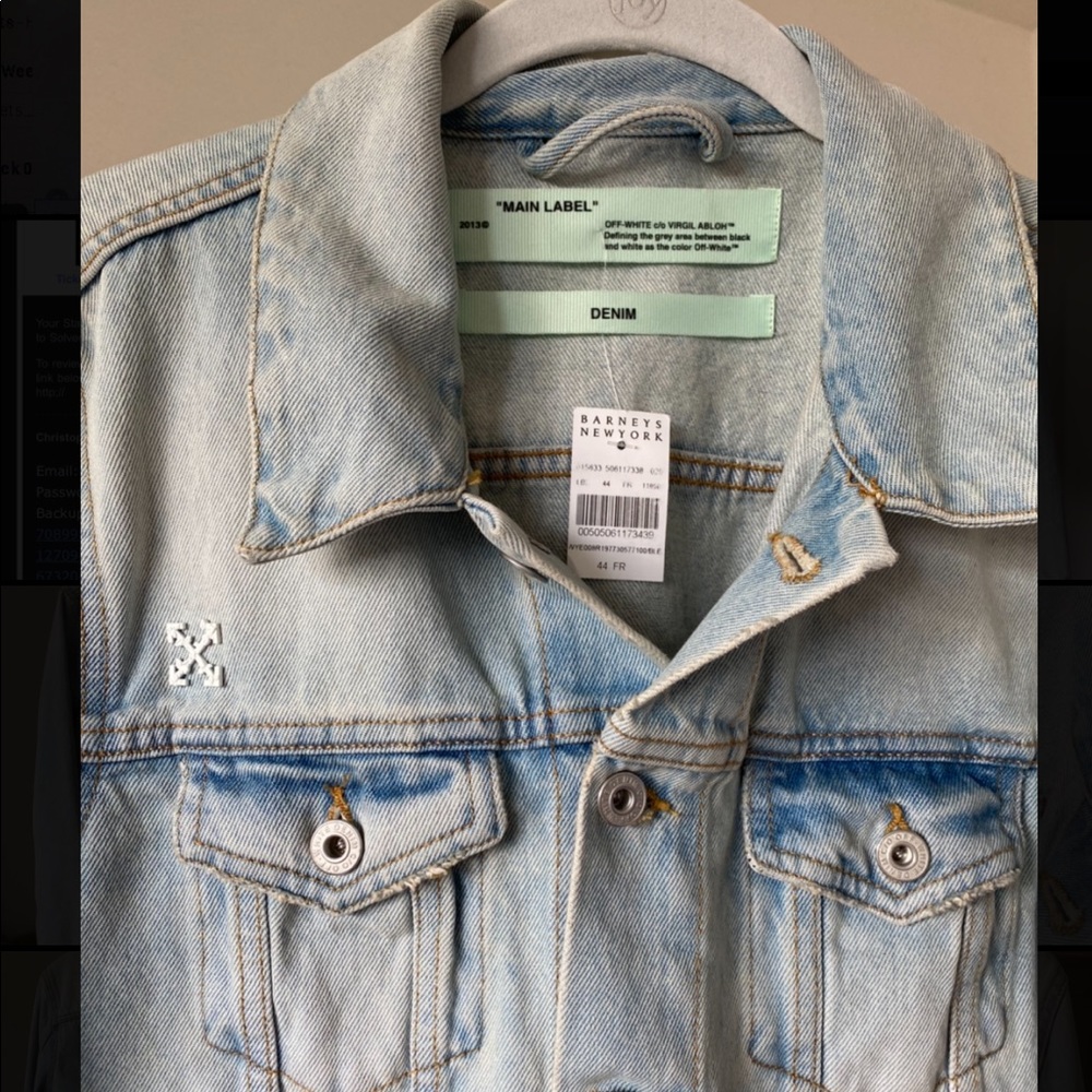 AUTHENTIC OFF-WHITE FRAYED DENIM JACKET*NEVER WORN